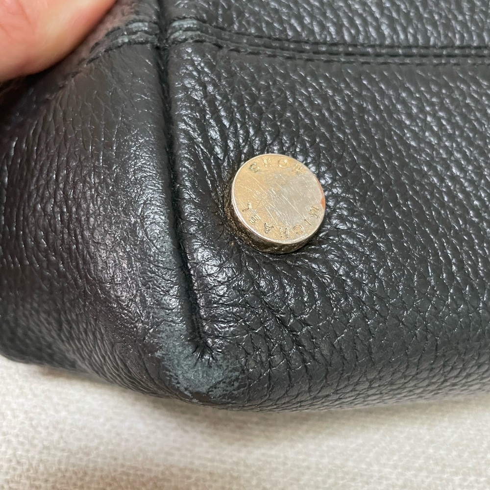Michael Kors Jet Set Bag - Picture 13 of 16